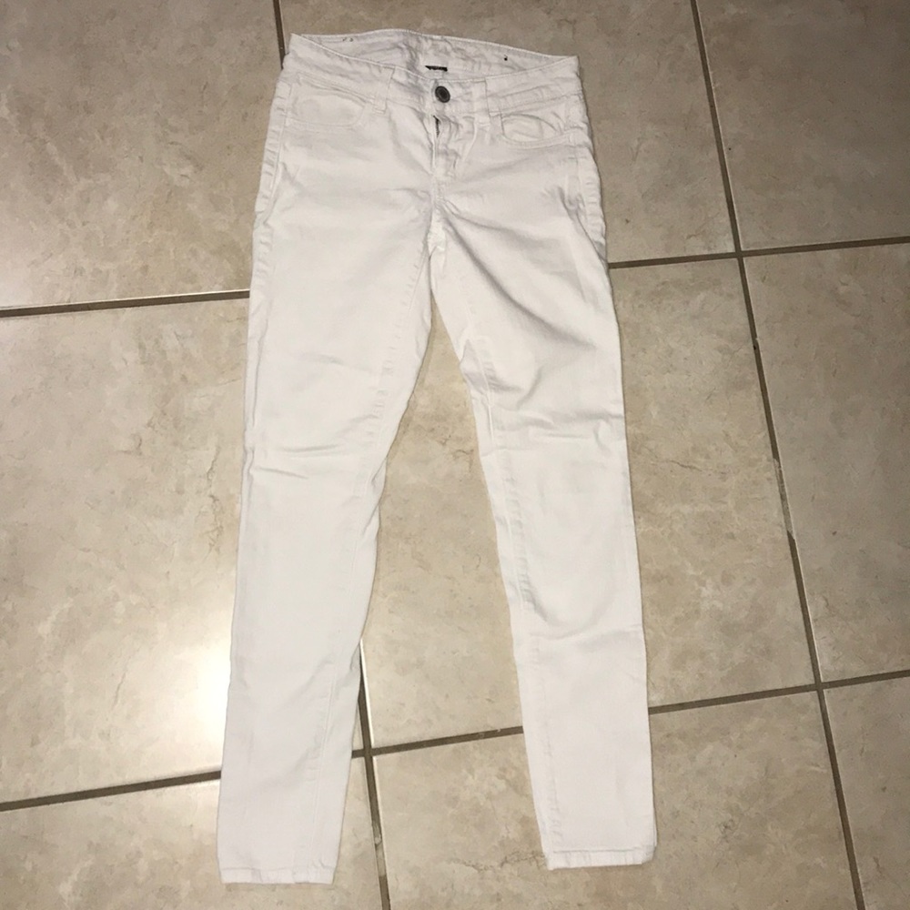 White American Eagle Jeans